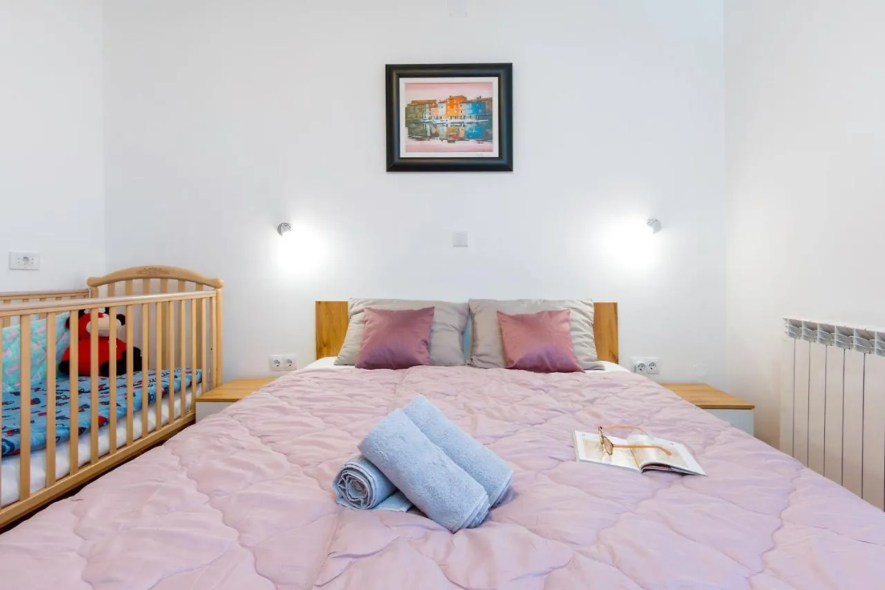 Apartment Kris Póla