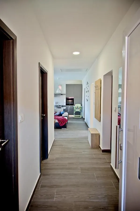 Apartment Kris Póla