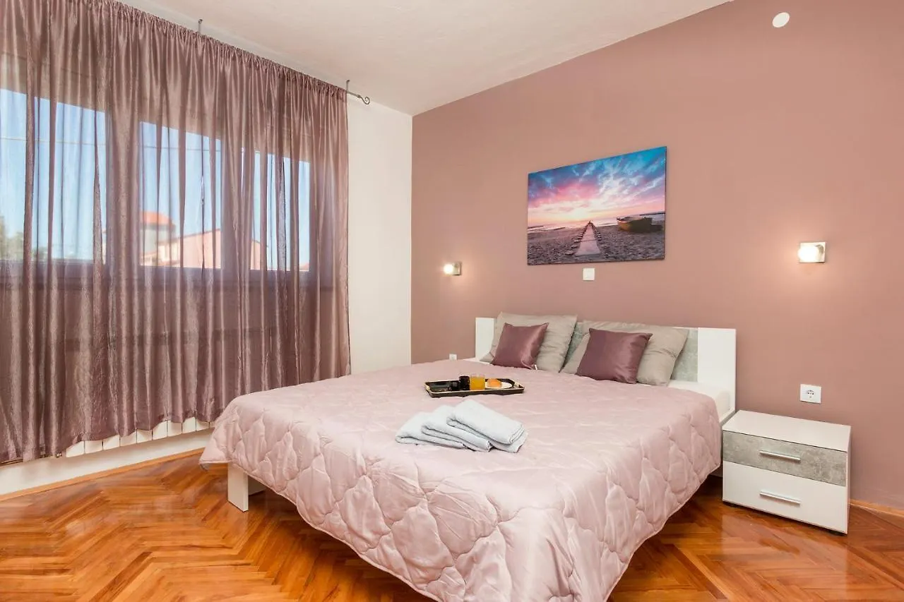 Apartment Kris Pula Croatia